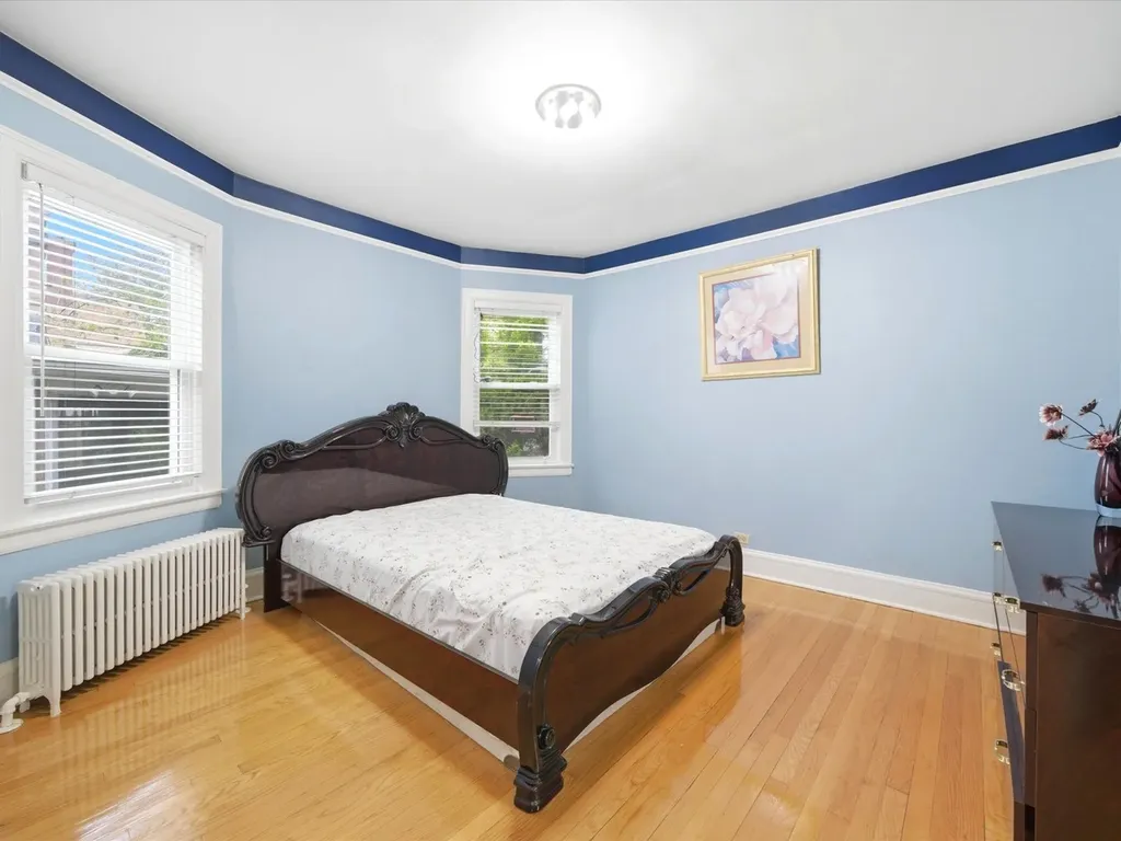 5919 North Bernard Street Chicago IL 60659