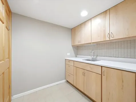 5919 North Bernard Street Chicago IL 60659