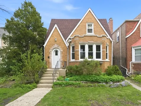 5919 North Bernard Street Chicago IL 60659