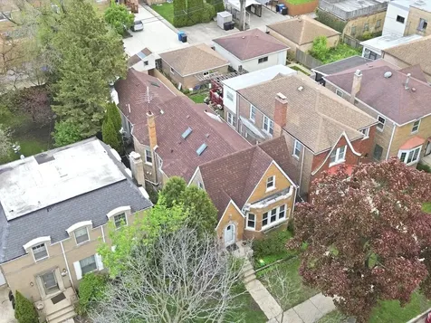 5919 North Bernard Street Chicago IL 60659