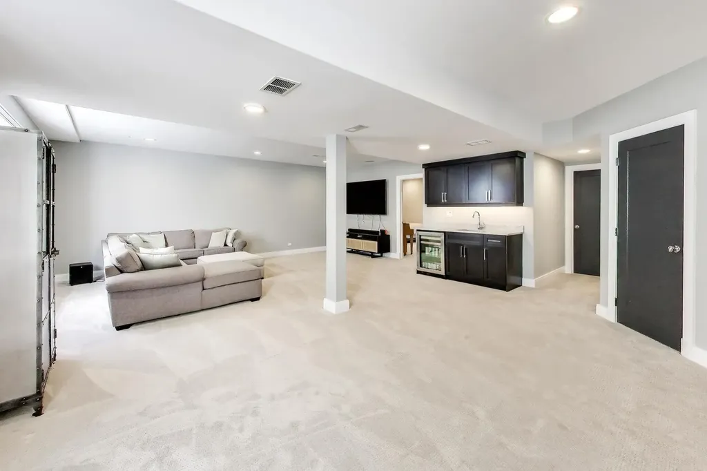 630 South Hillside Avenue Elmhurst IL 60126