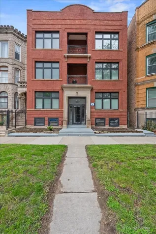 4412 South Prairie Avenue Chicago IL 60653