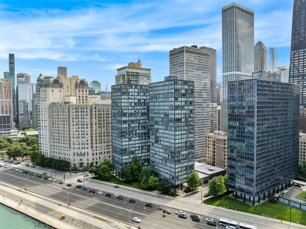 880 North Lake Shore Drive Chicago IL 60611