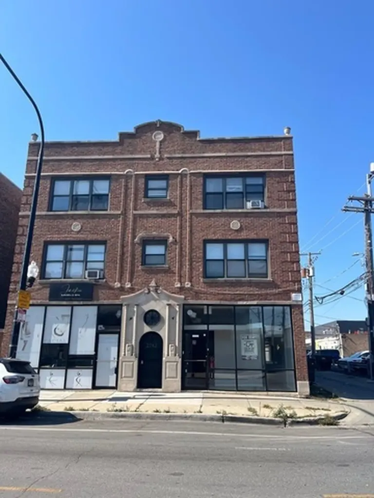 2744 North Laramie Avenue Chicago IL 60639