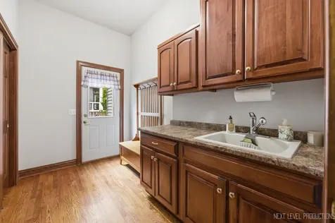 908 Knox Lane Batavia IL 60510