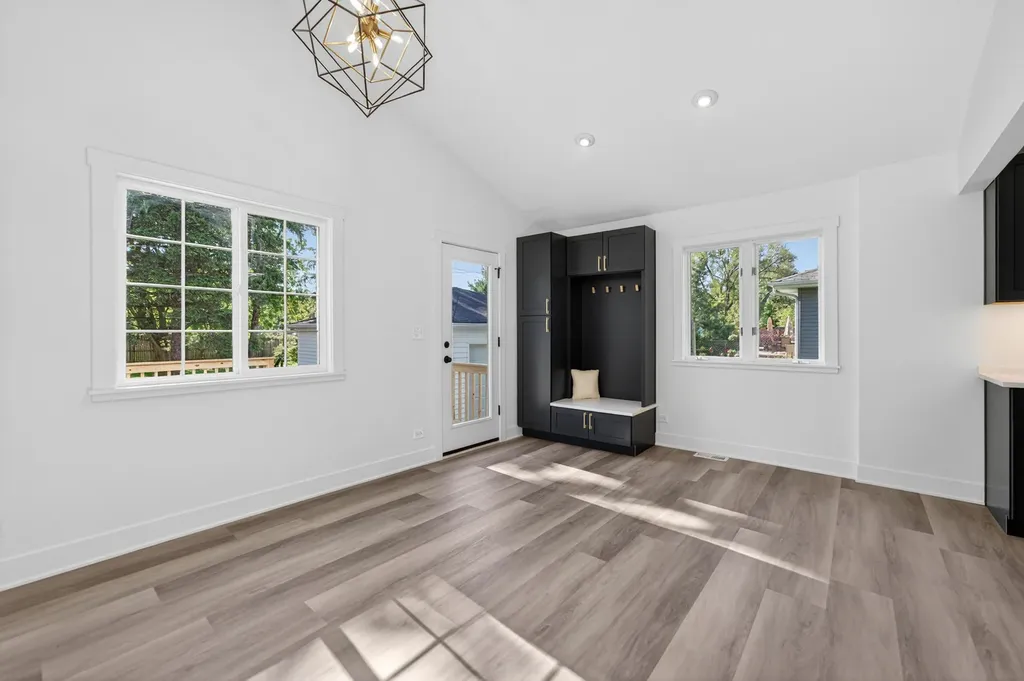 241 South Riverside Drive Villa Park IL 60181
