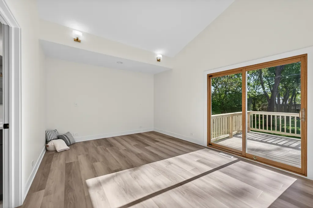 241 South Riverside Drive Villa Park IL 60181