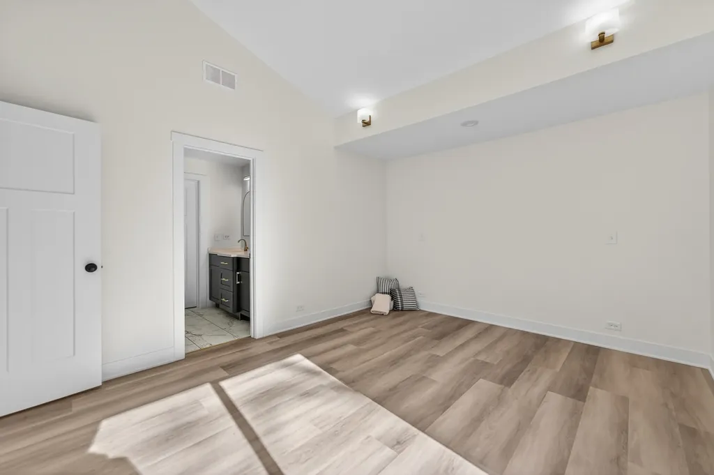 241 South Riverside Drive Villa Park IL 60181