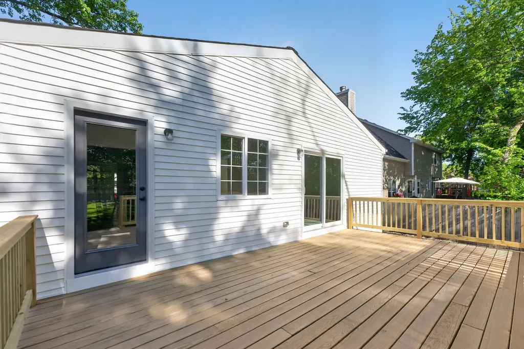 241 South Riverside Drive Villa Park IL 60181