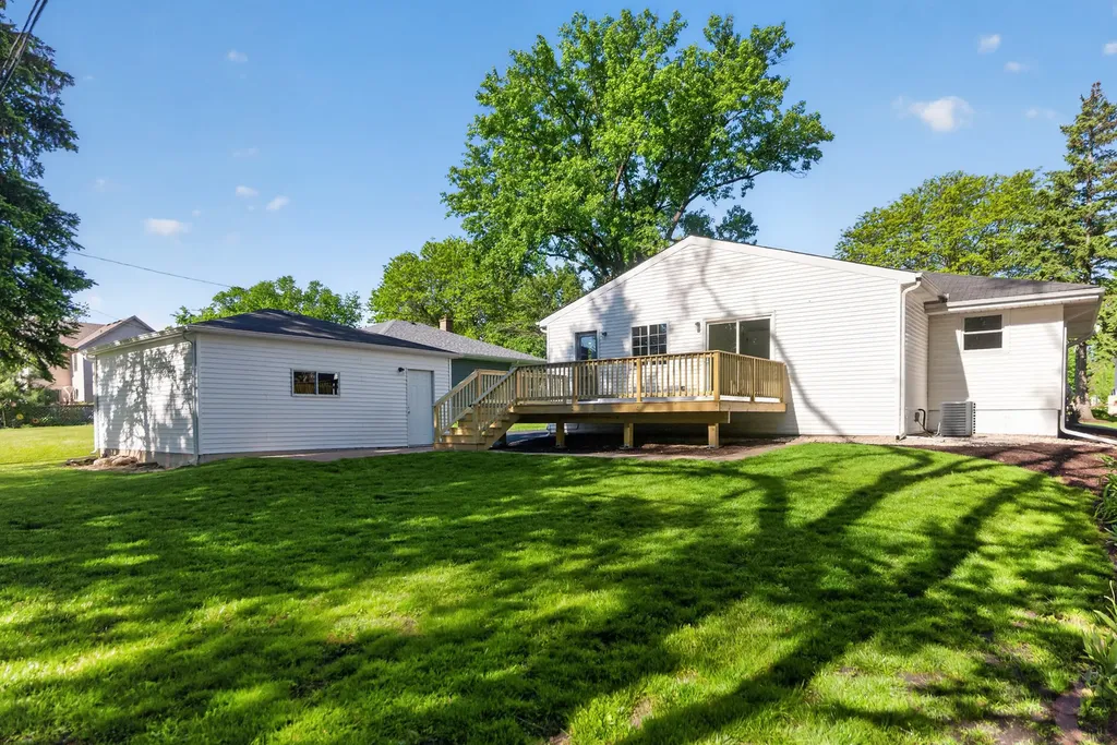 241 South Riverside Drive Villa Park IL 60181