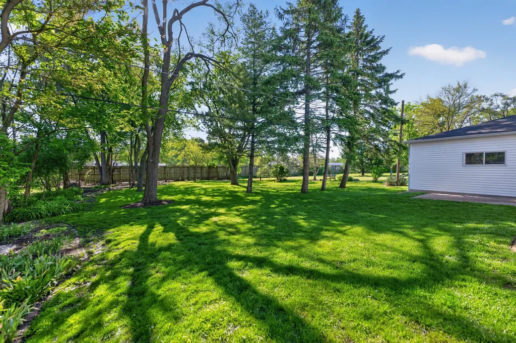 241 South Riverside Drive Villa Park IL 60181