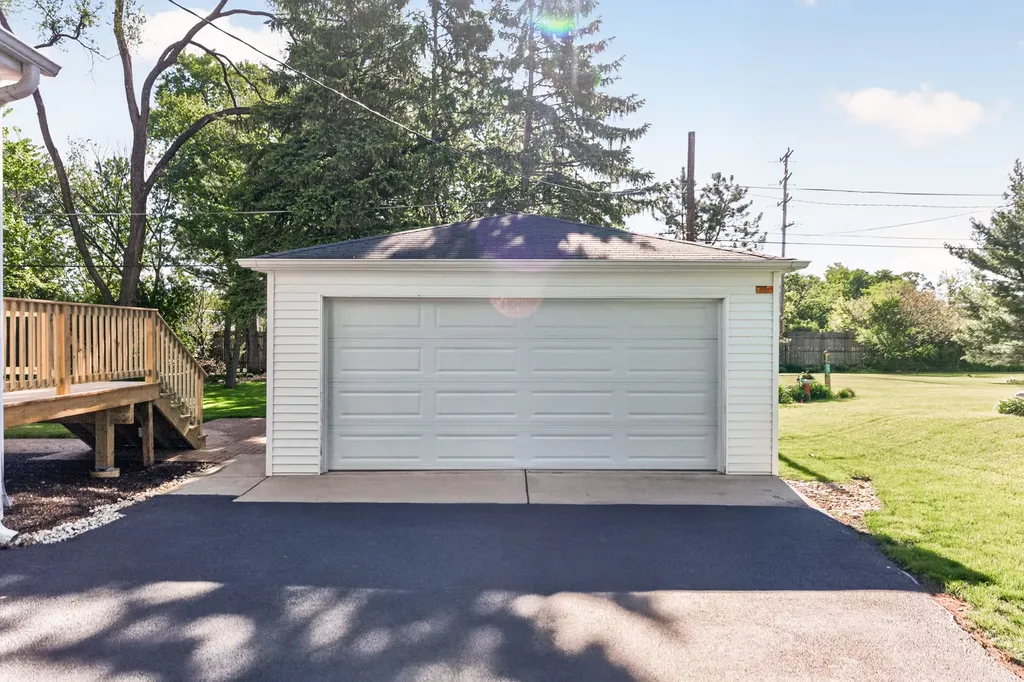 241 South Riverside Drive Villa Park IL 60181