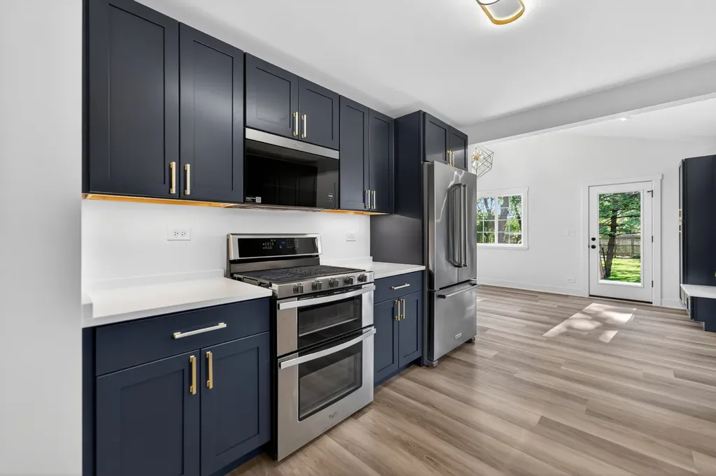 241 South Riverside Drive Villa Park IL 60181