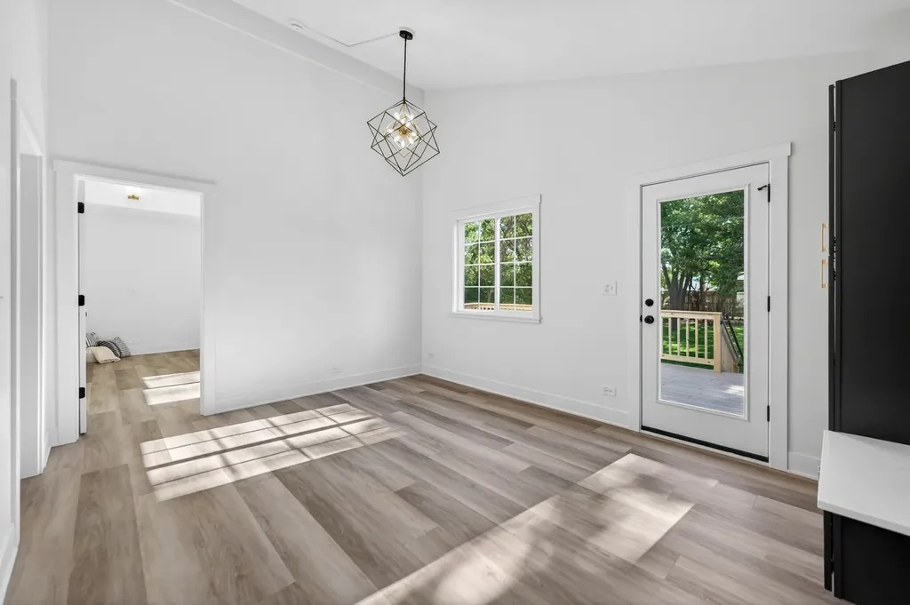 241 South Riverside Drive Villa Park IL 60181