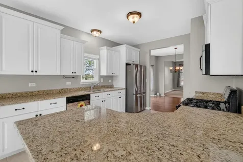 1711 Peyton Terrace Shorewood IL 60404