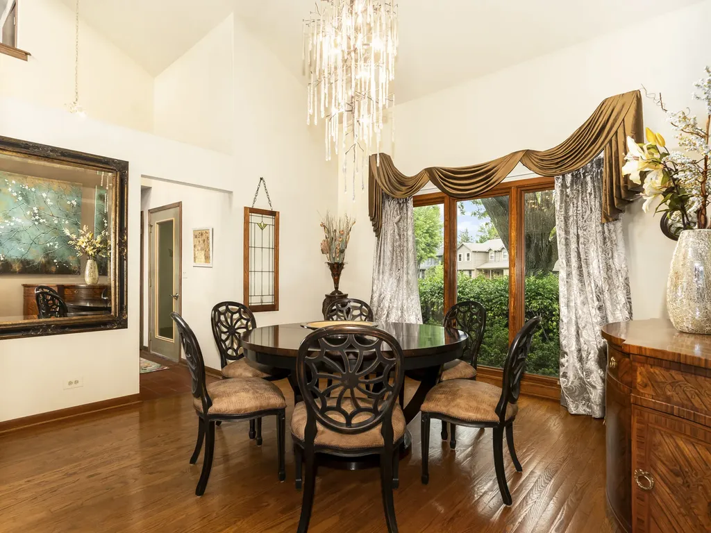 1925 Pine Road Lisle IL 60532