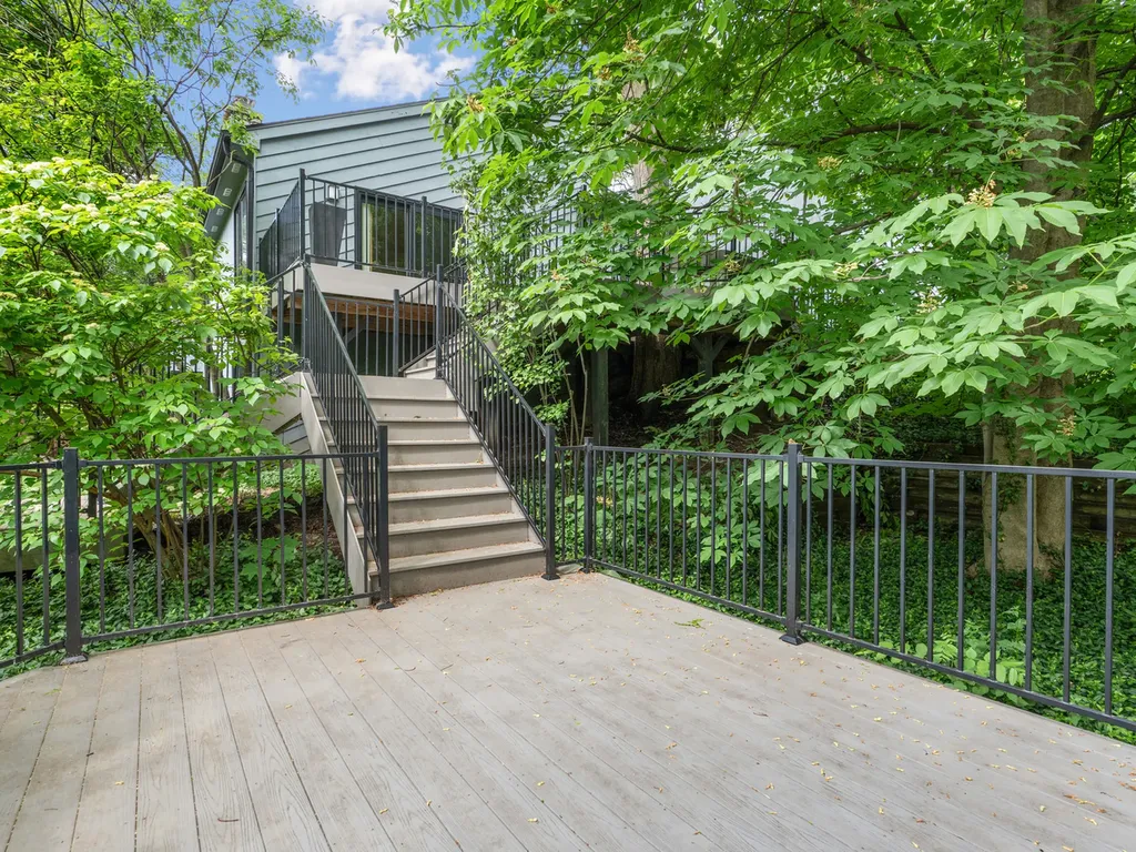 1925 Pine Road Lisle IL 60532