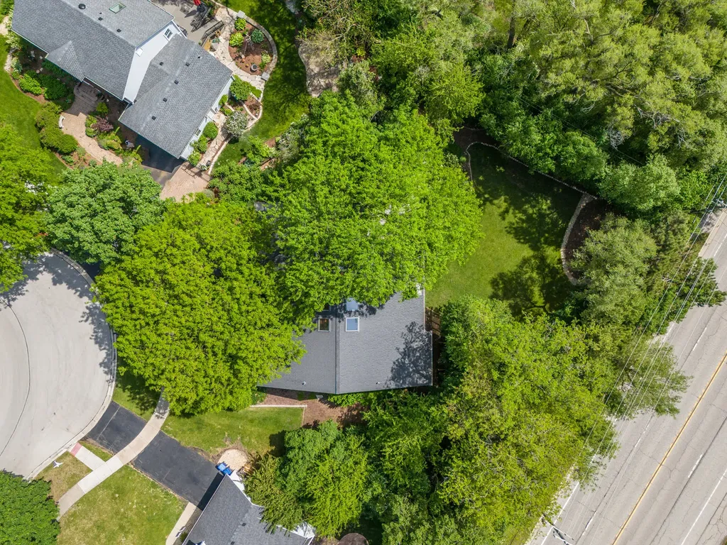 1925 Pine Road Lisle IL 60532