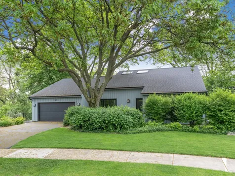 1925 Pine Road Lisle IL 60532