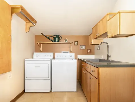 1925 Pine Road Lisle IL 60532