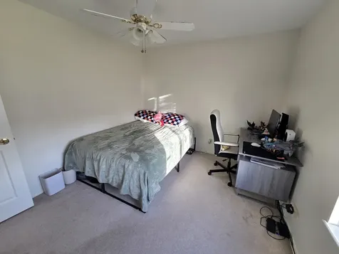 390 Springlake Lane Aurora IL 60504