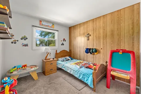 632 Polynesian Drive Des Plaines IL 60016