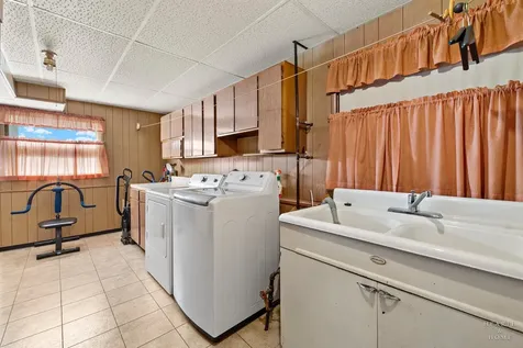 632 Polynesian Drive Des Plaines IL 60016