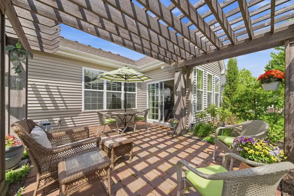 1242 Barkston Lane Aurora IL 60502
