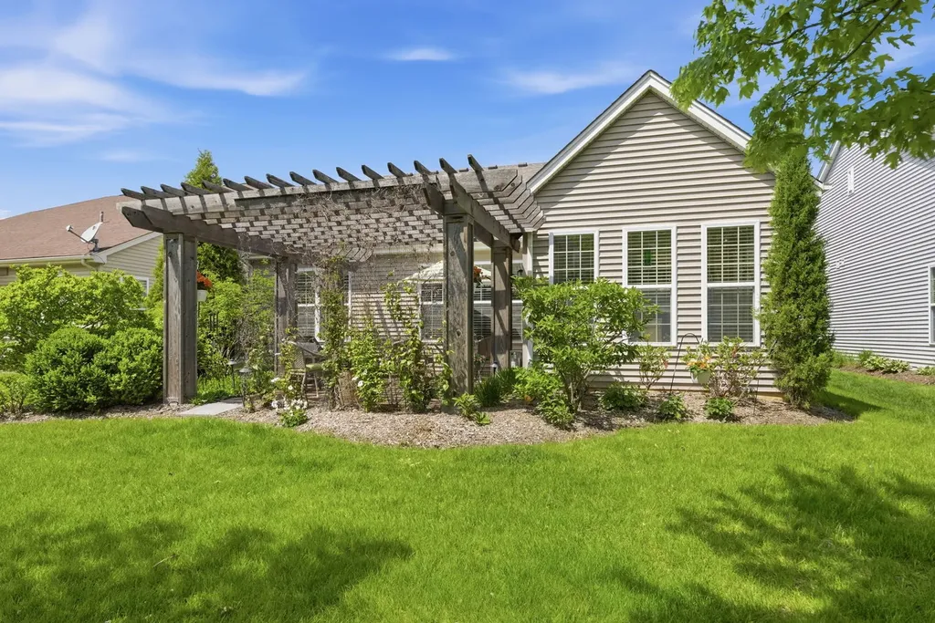 1242 Barkston Lane Aurora IL 60502