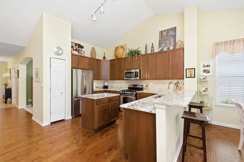 1242 Barkston Lane Aurora IL 60502