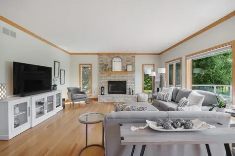 40W675 Stonebriar Lane Elgin IL 60124