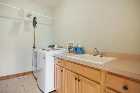 40W675 Stonebriar Lane Elgin IL 60124