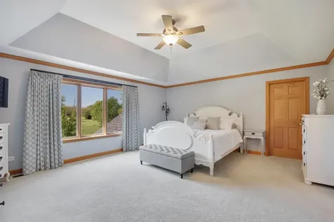 40W675 Stonebriar Lane Elgin IL 60124