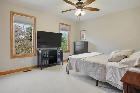40W675 Stonebriar Lane Elgin IL 60124