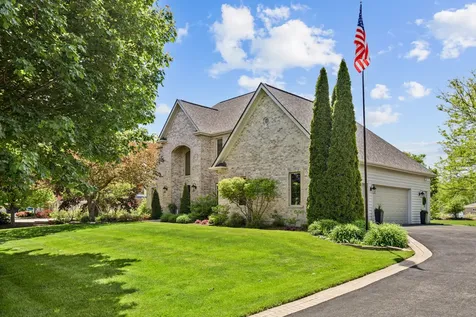 40W675 Stonebriar Lane Elgin IL 60124