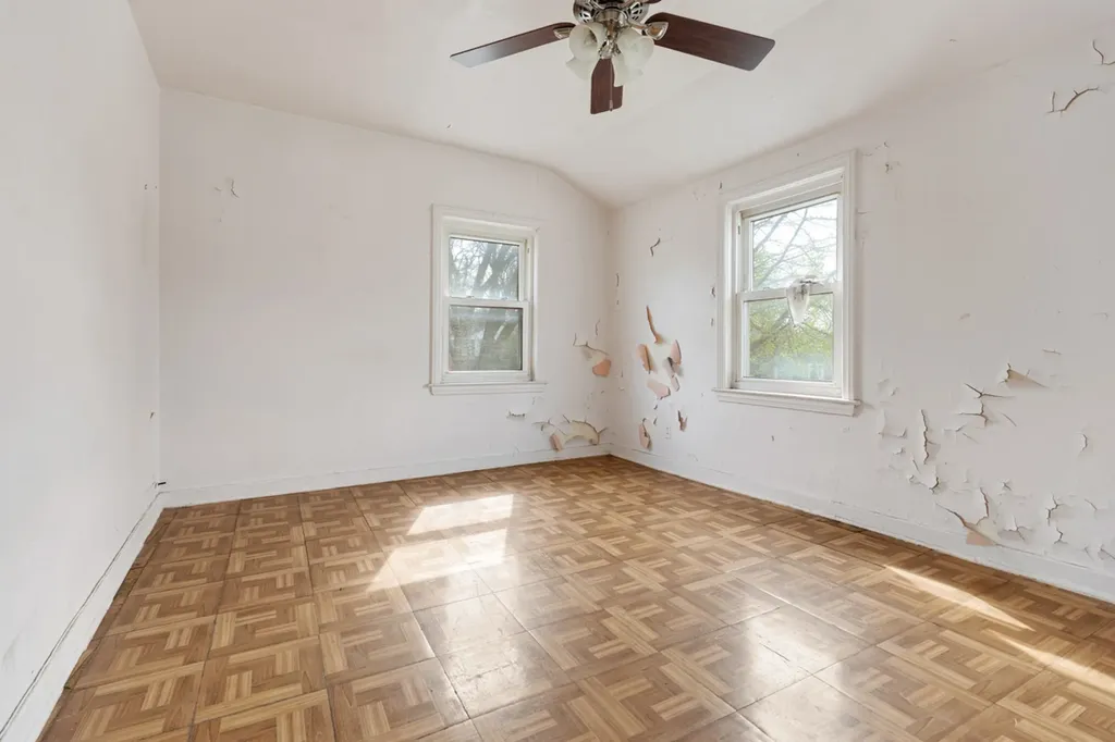 2556 East 97th Place Chicago IL 60617