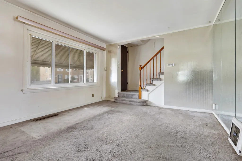 2556 East 97th Place Chicago IL 60617