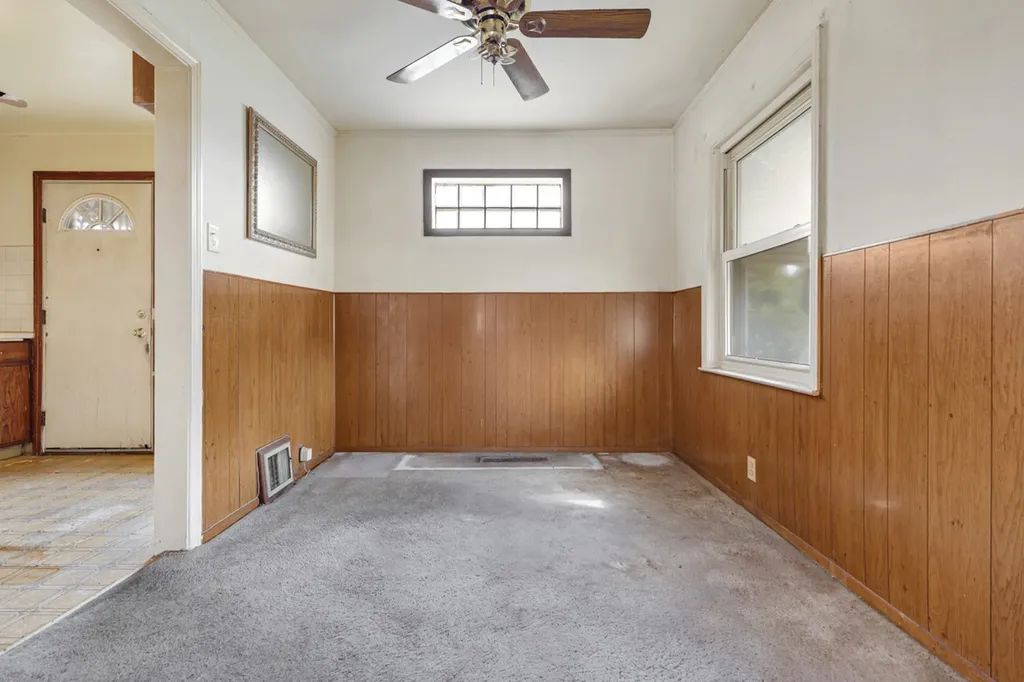 2556 East 97th Place Chicago IL 60617