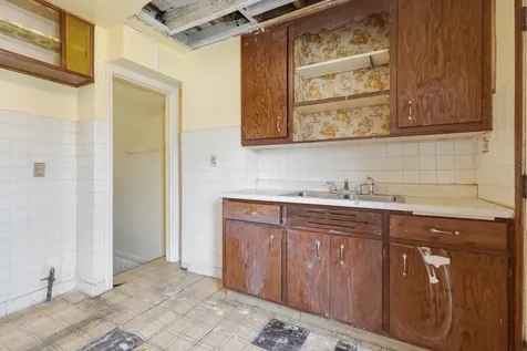 2556 East 97th Place Chicago IL 60617