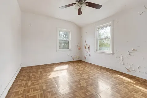 2556 East 97th Place Chicago IL 60617