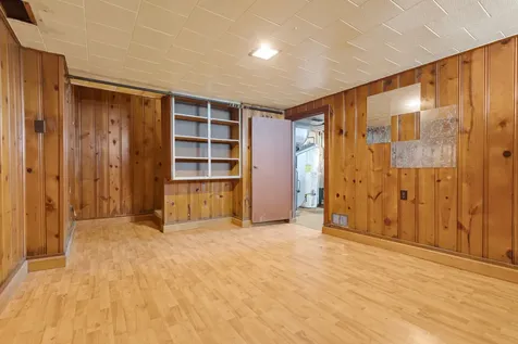 2556 East 97th Place Chicago IL 60617