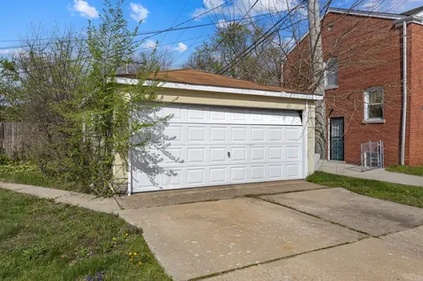 2556 East 97th Place Chicago IL 60617