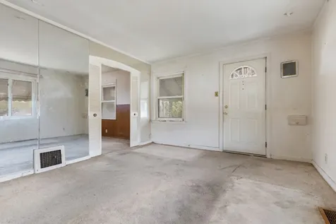 2556 East 97th Place Chicago IL 60617