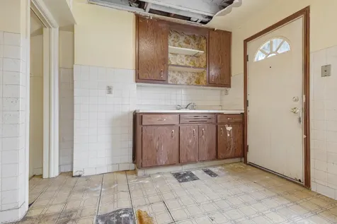 2556 East 97th Place Chicago IL 60617