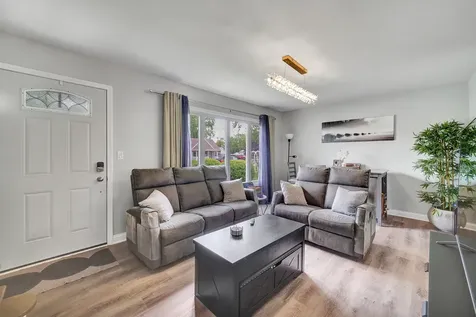 7022 West 114th Place Worth IL 60482