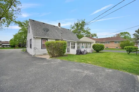 7022 West 114th Place Worth IL 60482