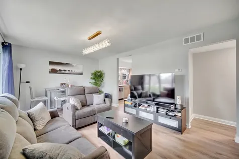 7022 West 114th Place Worth IL 60482