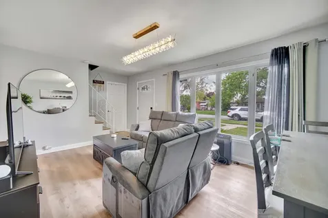 7022 West 114th Place Worth IL 60482