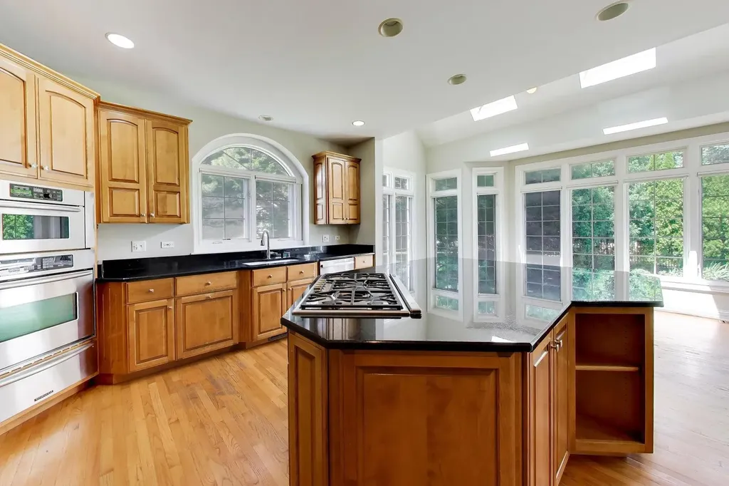 2232 Regency Woods Drive Lisle IL 60532