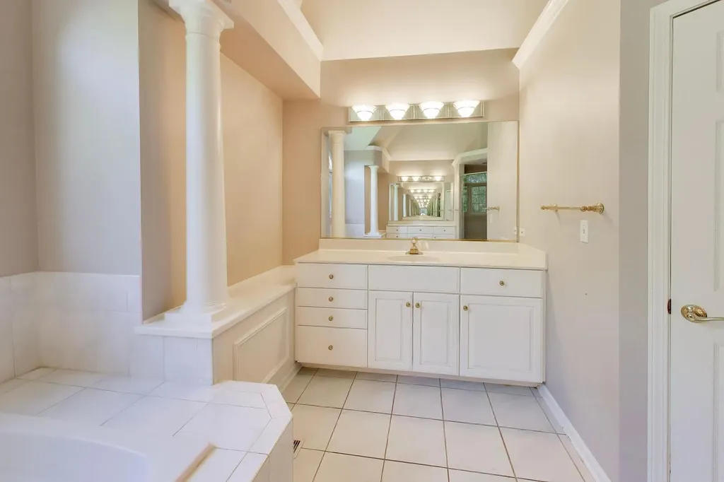 2232 Regency Woods Drive Lisle IL 60532